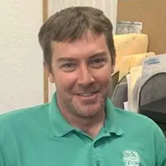 Casual man with brown hair